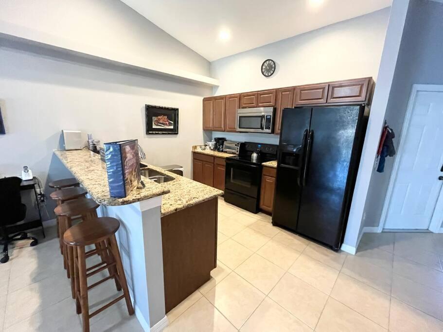 Debbie'S 3-Bedroom Apartment In A Duplex Кейп-Корал Экстерьер фото